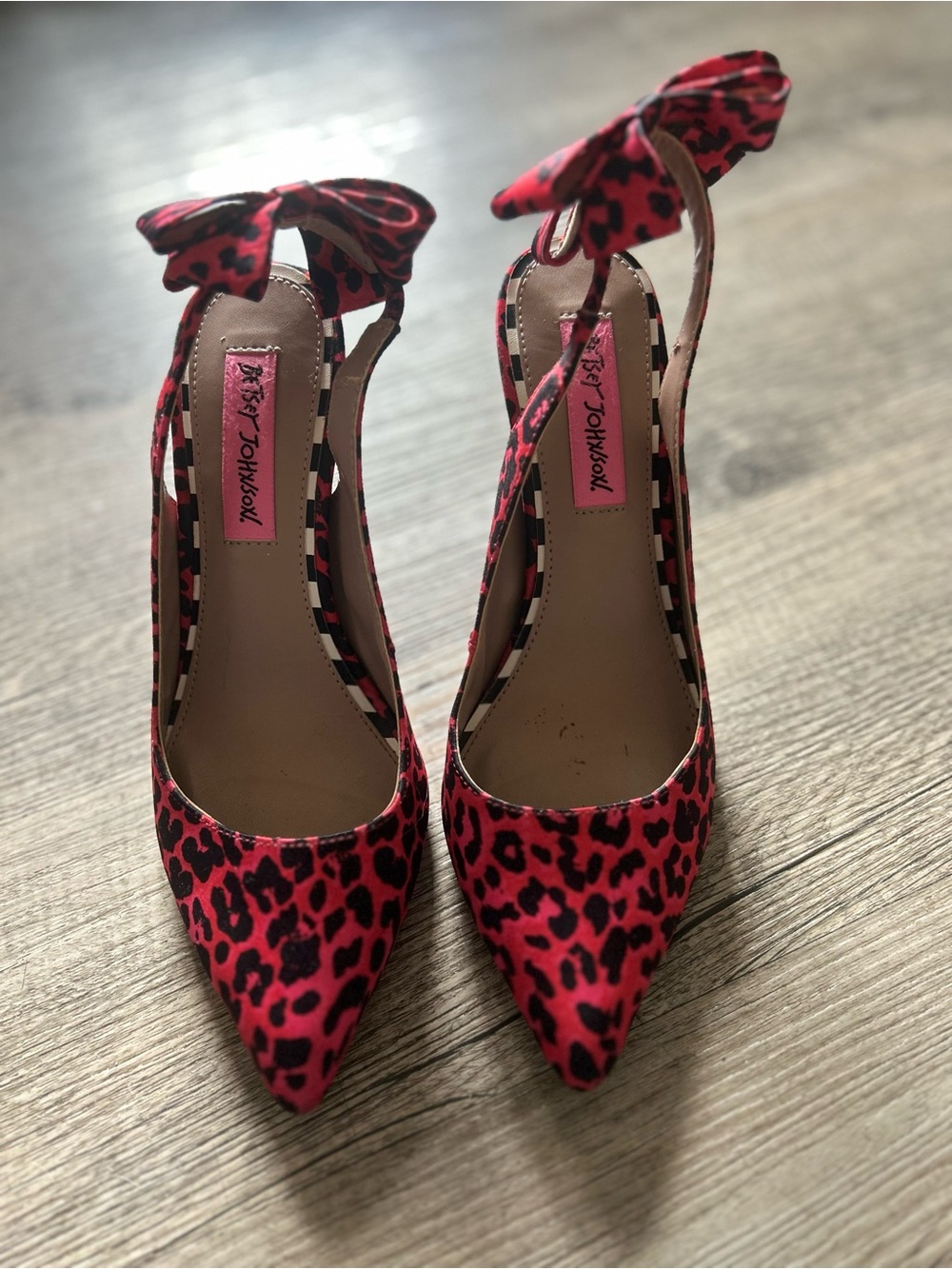 Betsey Johnson Pink and Black Cheetah Bow Slingback Pointed Heels